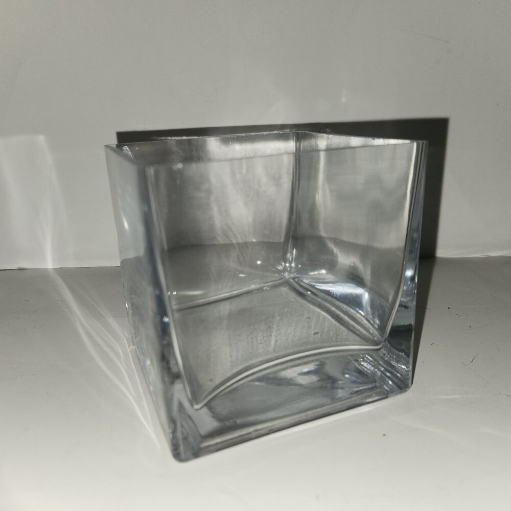 Glass Vase Square - Picture 2 of 9